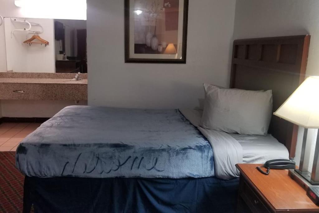 Hotel King Bed Hotel Room 114 Booking 스틸워트 외부 사진